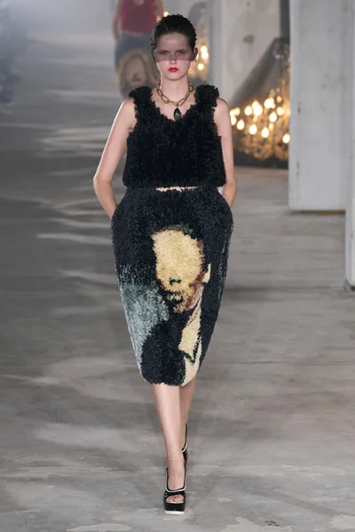 Look 49
